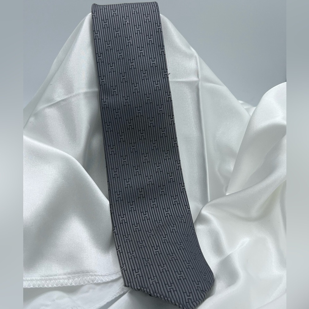 Hermes Gray Patterned Tie - Picture 4 of 4